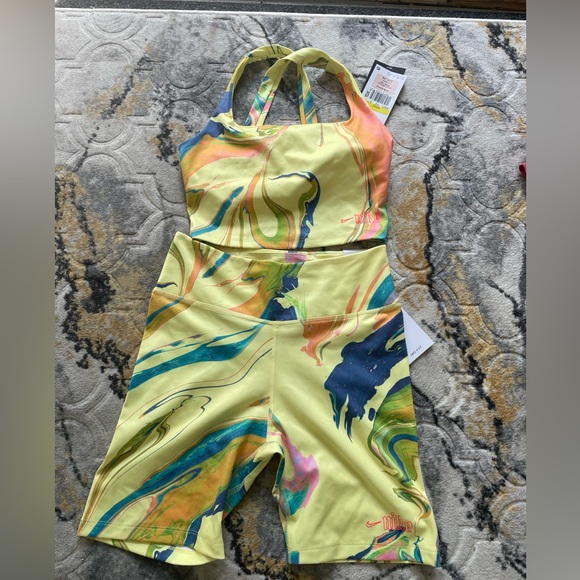 Nike set - Picture 1 of 2